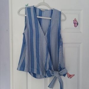 ENTRO Vertical Blie and White Striped Tank